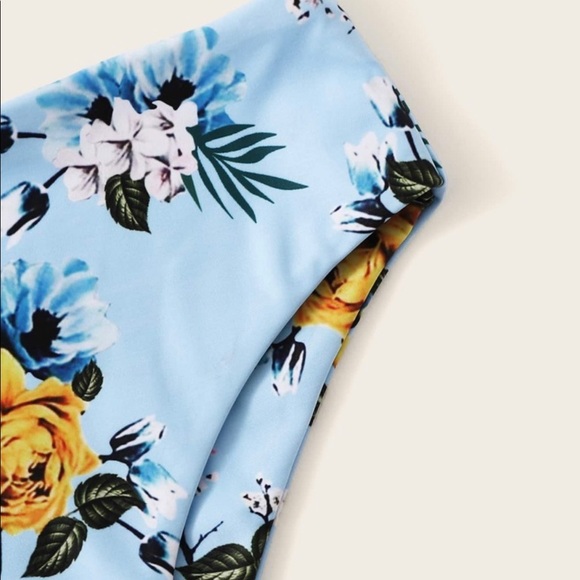 Tie Front Flower Bikini - Picture 2 of 4